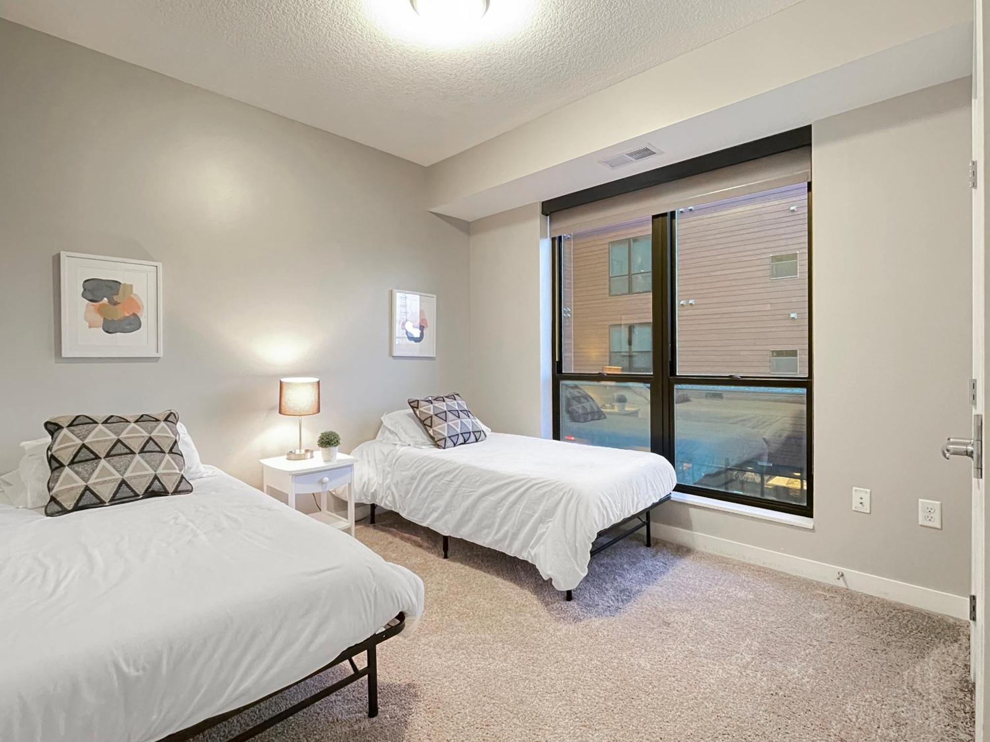 Апартаменти Large Downtown 2Br -Hot Tub-Downtown! Де-Мойн Екстер'єр фото